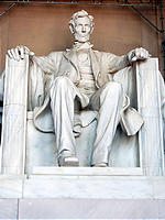 リンカーンの銅像